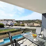 Apartman Prestige With Pool By Homing *