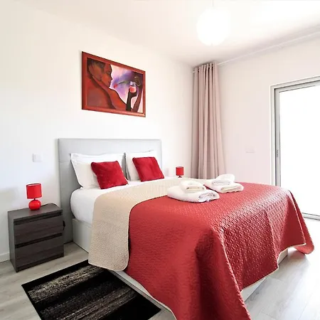 Prestige With Pool By Homing Apartamento *
