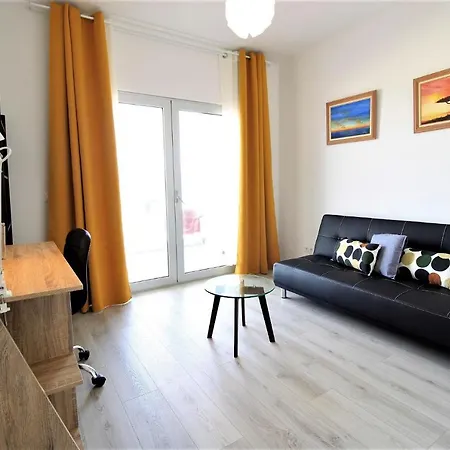 Prestige With Pool By Homing *