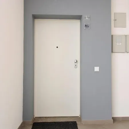 Prestige With Pool By Homing *