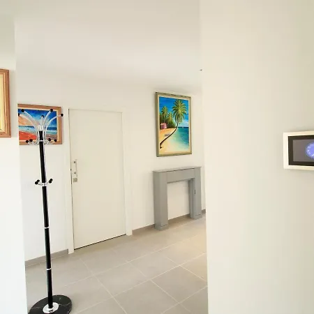 Apartment Prestige With Pool By Homing