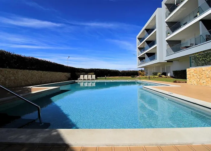 Prestige With Pool By Homing Apartment *