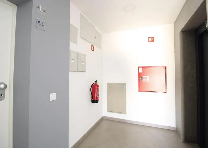 Prestige With Pool By Homing *