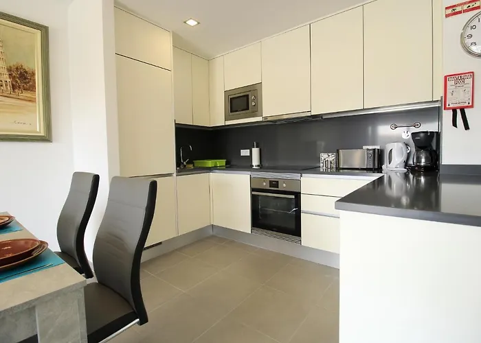 Prestige With Pool By Homing *