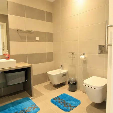 Prestige With Pool By Homing Apartament