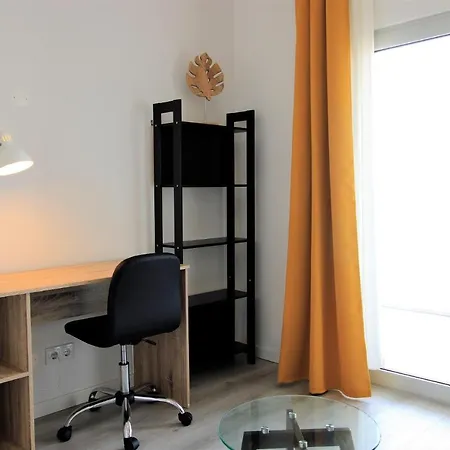 Prestige With Pool By Homing *